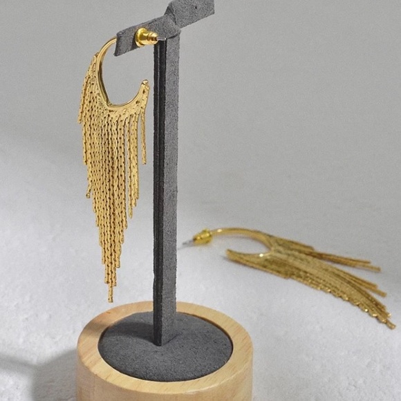 Gold multi tassels earrings - Picture 3 of 3